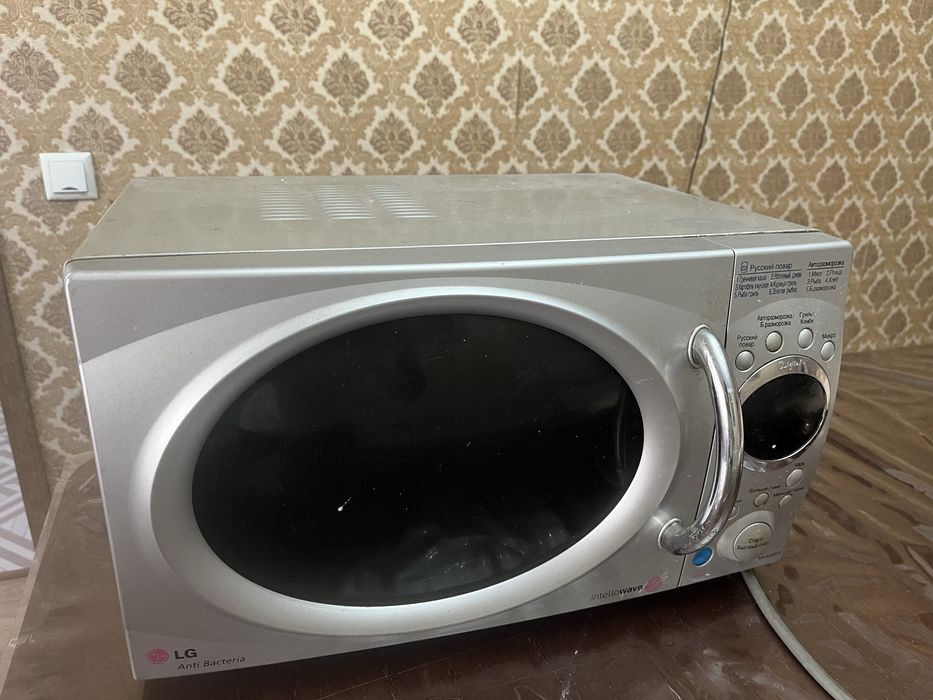 Микроволновая печь LG MH-6352FS (с грилем) На запчасти или под ремонт