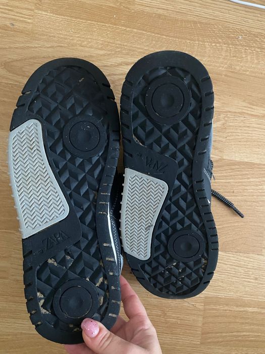 масивни маратонки zara