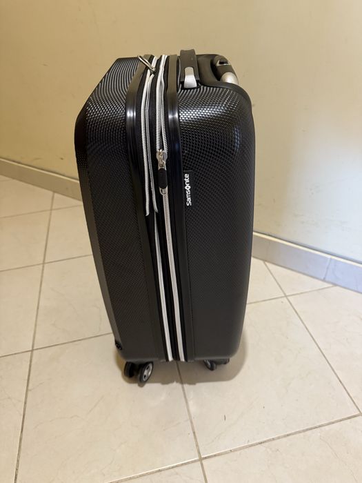 Чисто нов Samsonite куфар