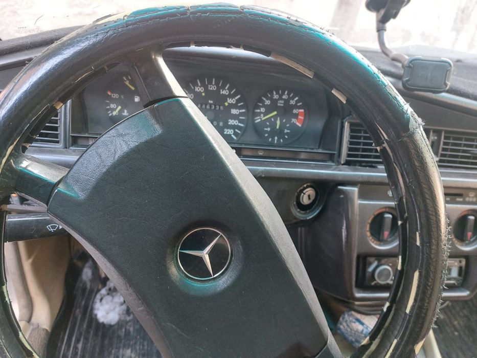 Продаю мерседес 190