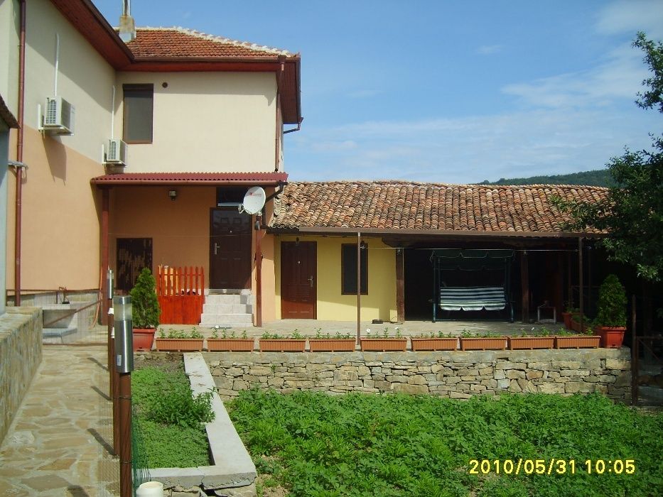 Продава се Къща в с. Пчелище, Област Велико Търново - 200 кв.м за 700 €/кв.м - Снимка #3