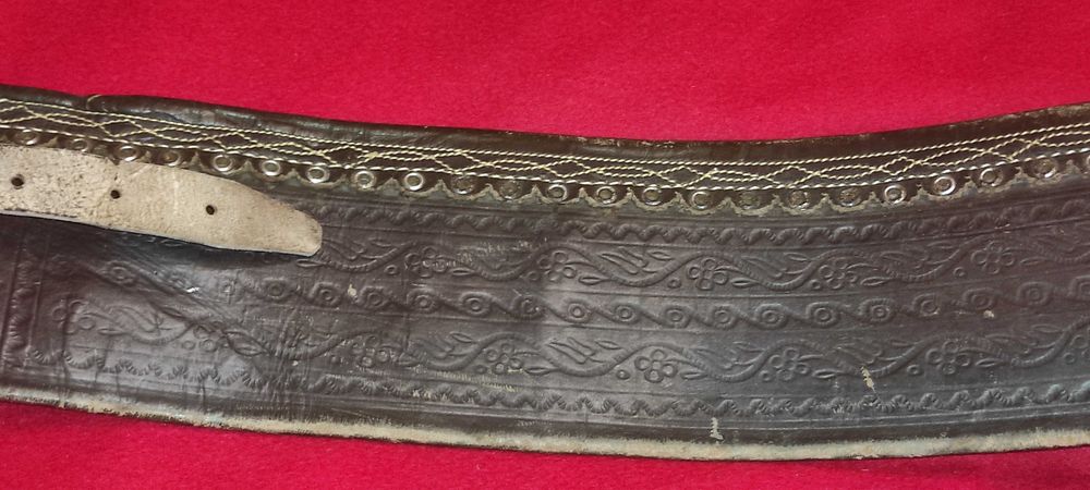 Serpar chimir brau din piele vechi  pret 120 ron