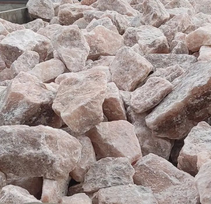 Соль комковая кормовая лизунец