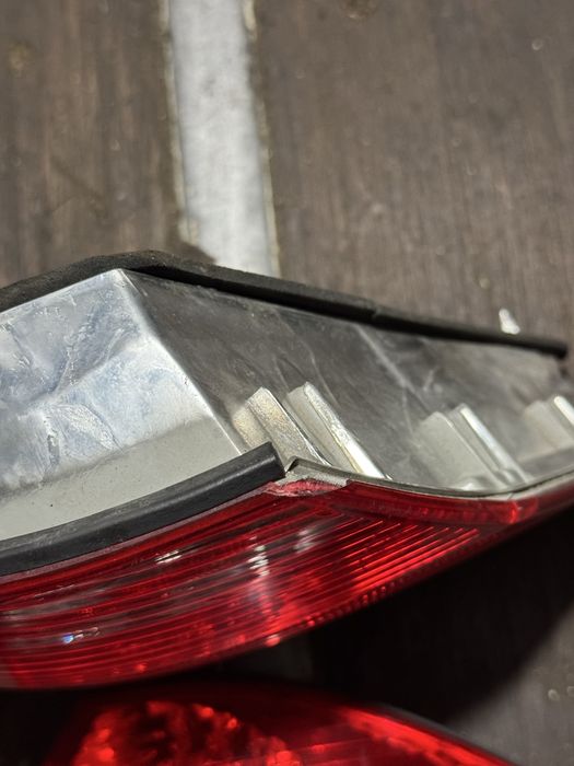Задний фонарь w220