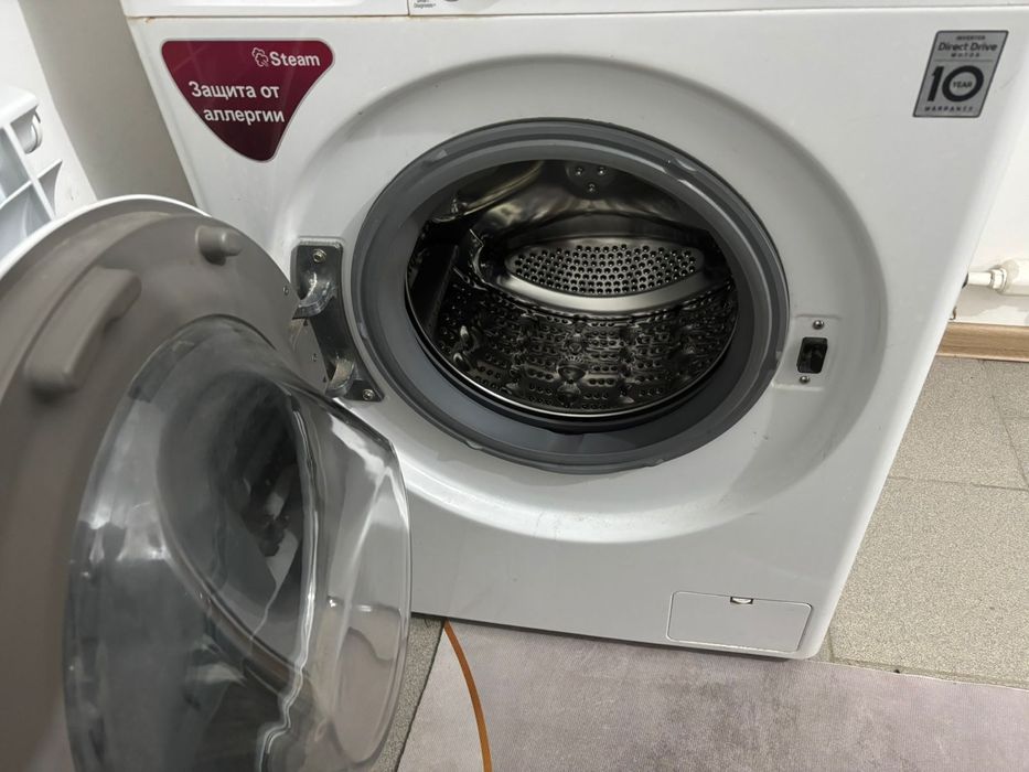 Стиральная машина LG.