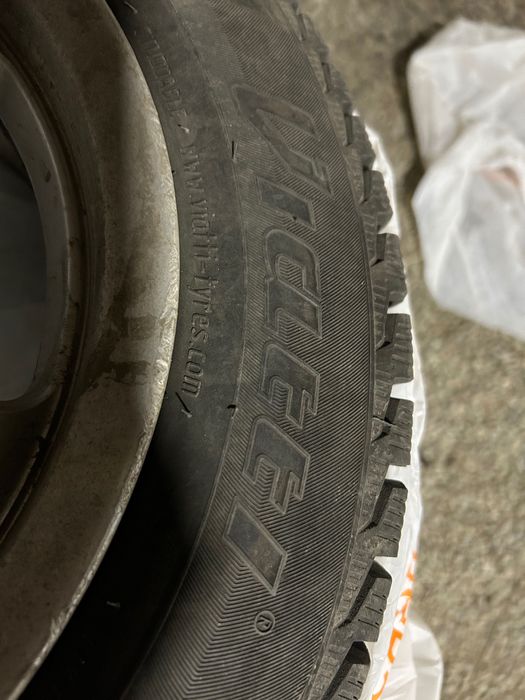 Зимние шины на дисках. 175/65R14