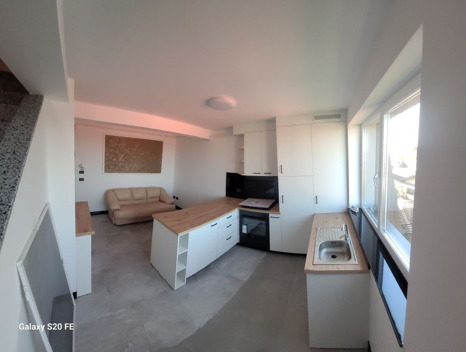 Închiriez apartament în zona Coramed