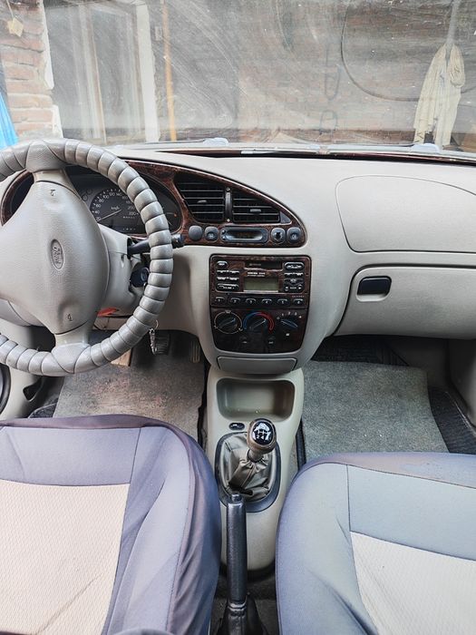 Лек автомобил Ford Fiesta