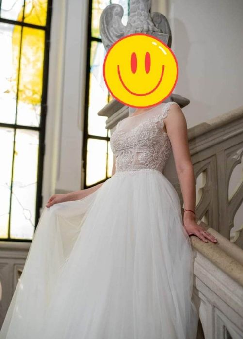 Rochie de mireasa si crinolina