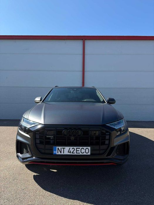 Audi Q8 S-Line - 33.500km. 55.000€ + TVA Deductibil