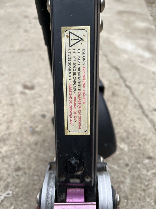 Vând trotinetă pentru piese