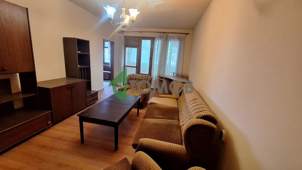 Просторен тристаен апартамент в кв. Самара 1