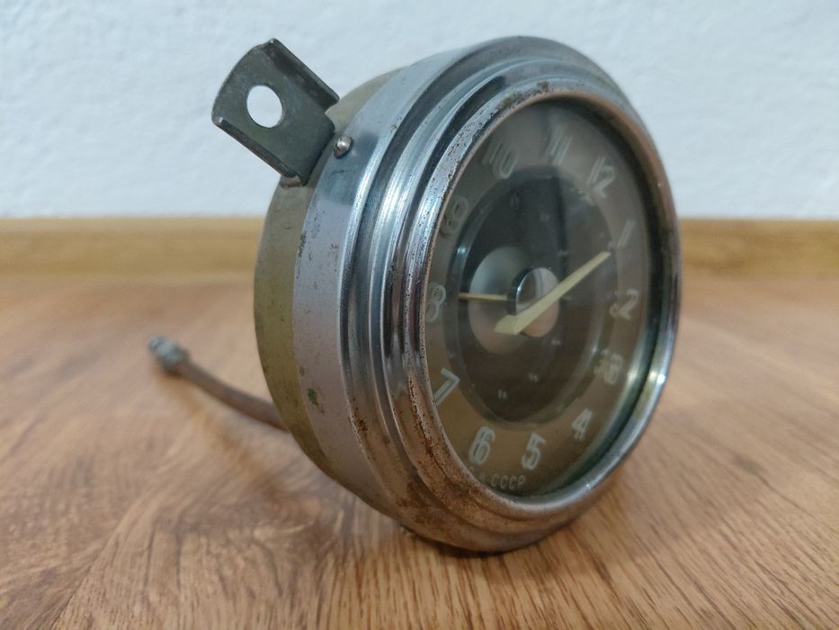 Часовник за ретро автомобил
