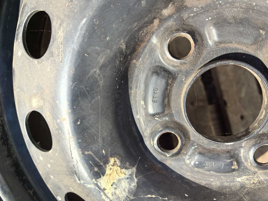 15 цола 4 х 100 мм Сузуки Суйфт - 5,5 Инча / ЕТ 45 - Като нова