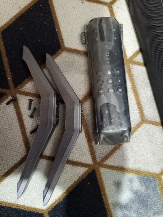 Hartens 43" диагональ в отличном состоянии!