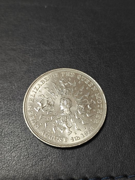 Продавам английски монети