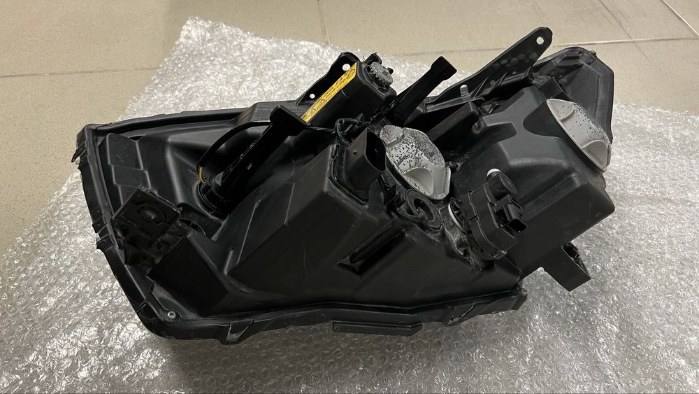 Фара Лада Веста оригинал б/у