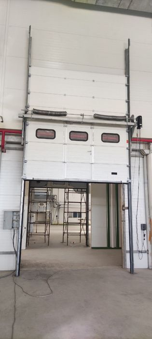 Секционные ворота для гаража и для дома