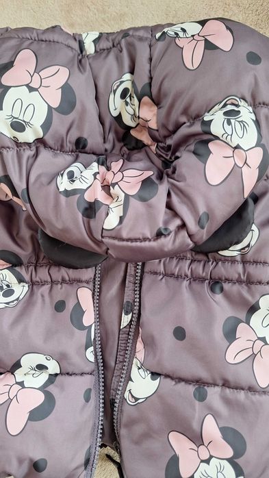 Капитониран елек за момиче. 12-18 м. Сваляща се качулка. Запазен. HM.