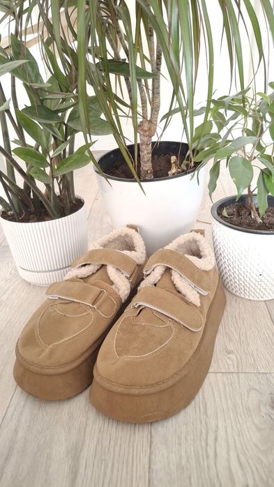 Продаётся обувь в новым состояние