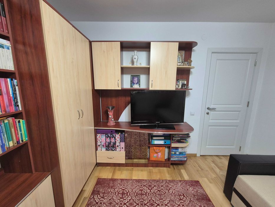 Mobilă - Dulap, bibliotecă, comoda TV, noptieră, birou, canapea