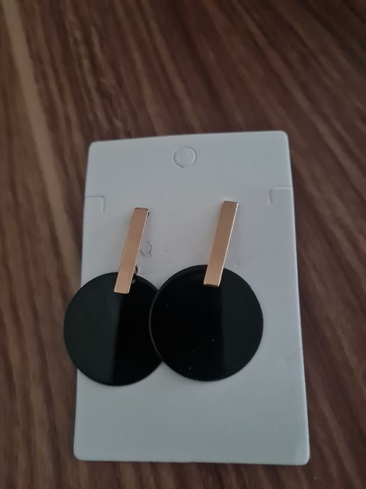 Cercei pt femei de vanzare.