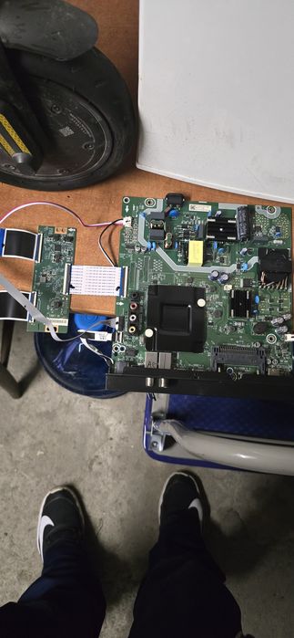 Телевизор HISENSE 50 инча смарт - без дистанционно