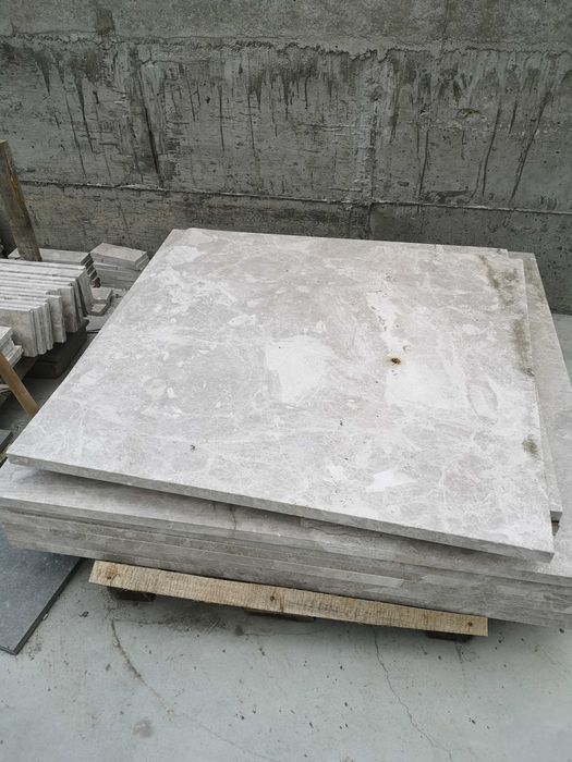 Мрамор-готови за стълбище 50 броя/стъп и чело/.