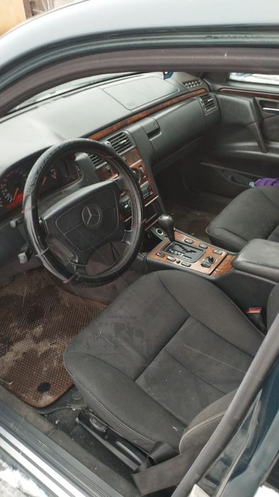 Обмен продам Мерса