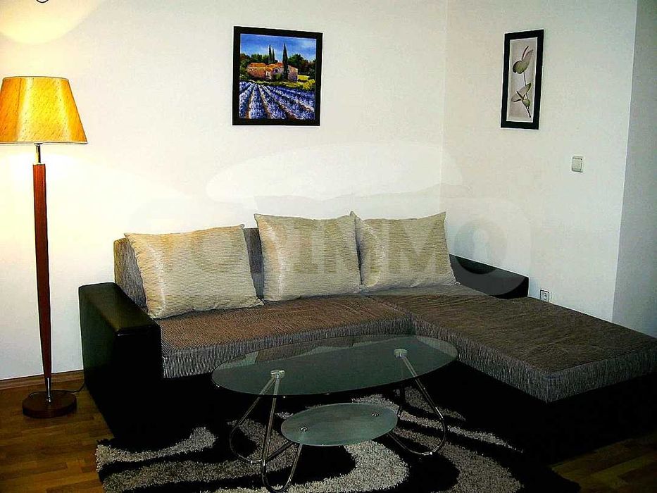 Дава се под наем Двустаен апартамент в Варна, Лятно кино Тракия - 55 кв.м за 510 € - Снимка #1