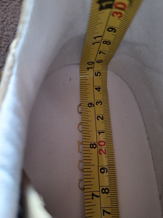 НОВИ маратонки с камъни Guess