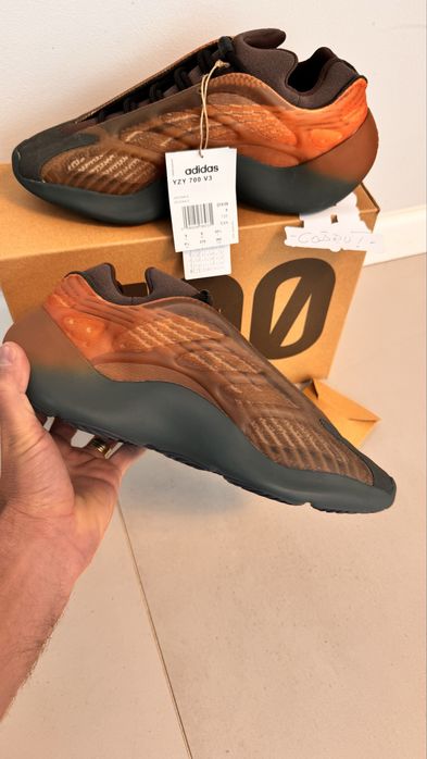 Adidas Yeezy 700 v3 Cooper Fade