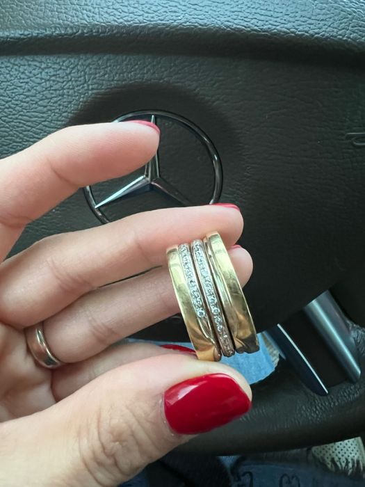 Продам золотое кольцо BVLGARI