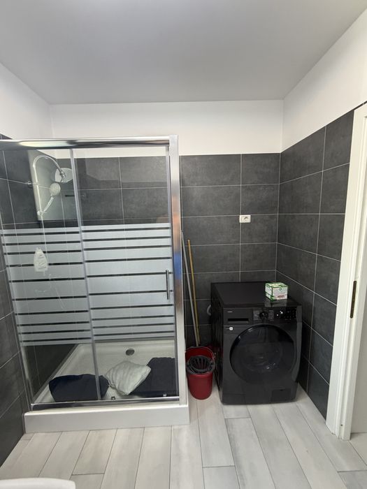 Inchiriez apartament