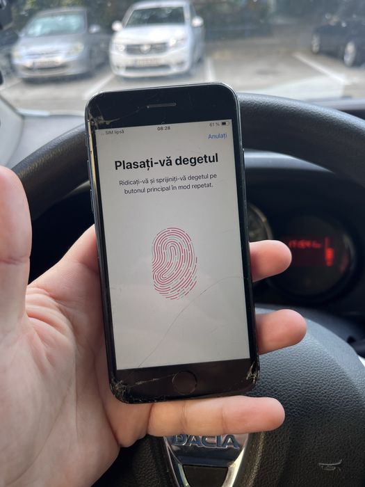 Vand iPhone SE de 128 GB pentru piese sau reparatii