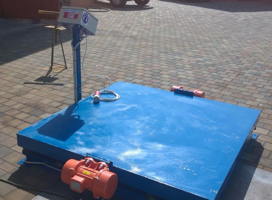 Masa Vibranta Stalpi si Placi de gard