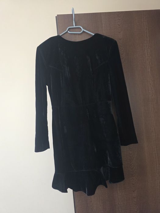 Данска черна кадифена рокля