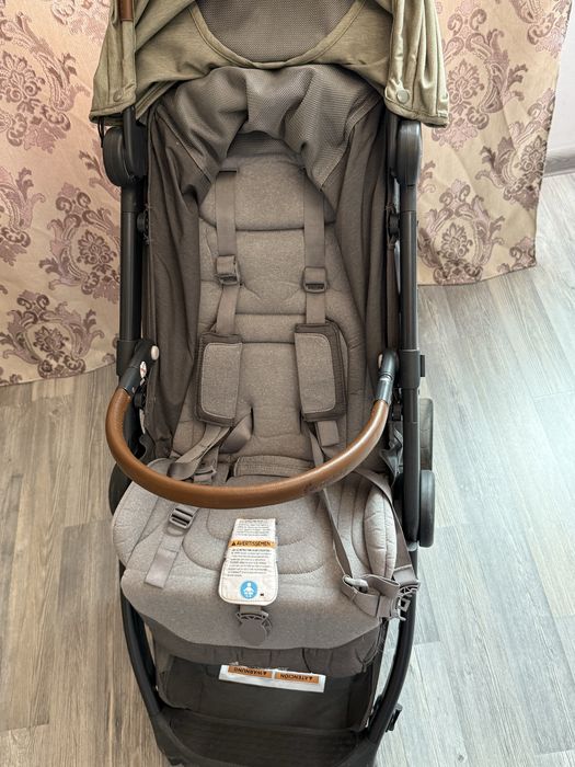 Коляска Ergobaby Delux+