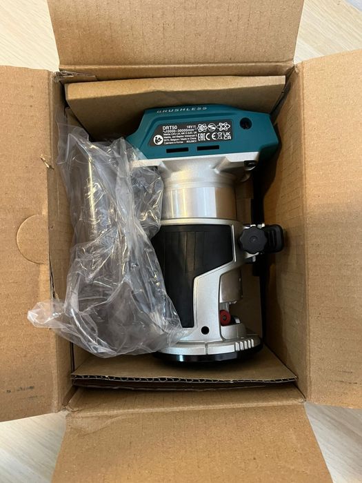 Freza Makita DRT50Z brushlessi lanterna Makita DML802/ Acumulator  6Ah