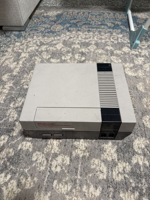 Nintendo NES pentru piese