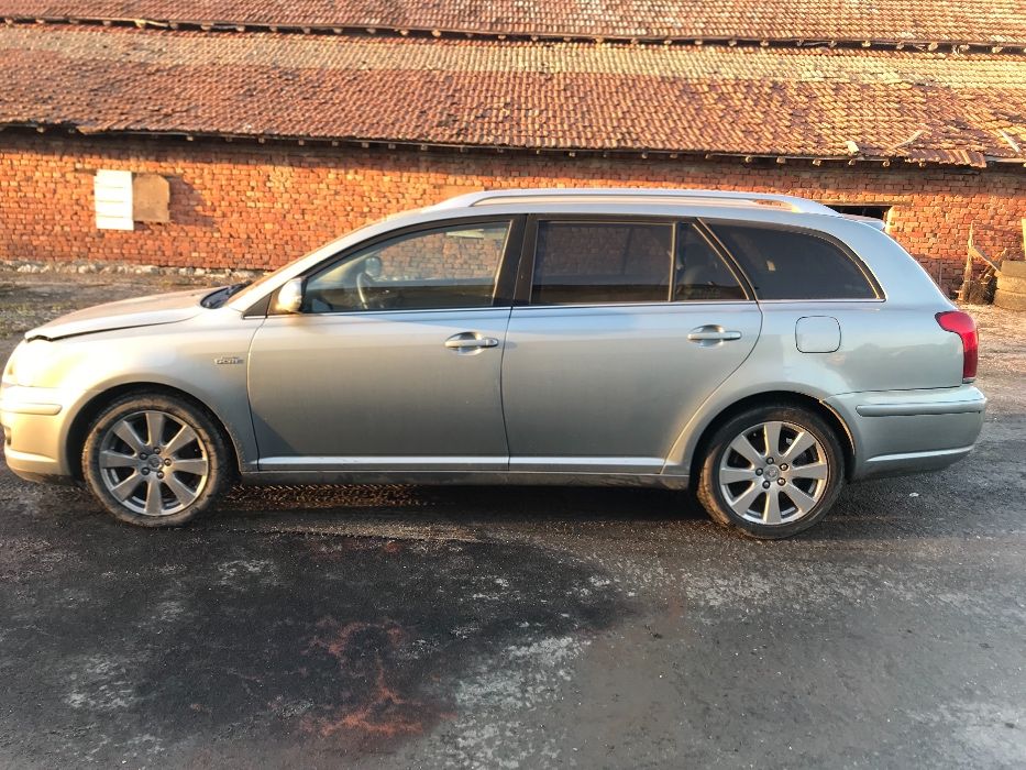 На Части! Toyota Avensis D-Cat