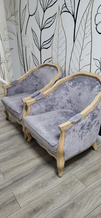 Продам 2 кресла, массив