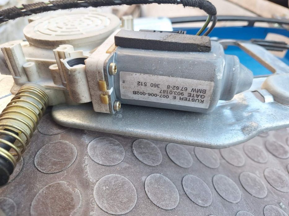 Стъклоповдигач БМВ Е39 преден ляв