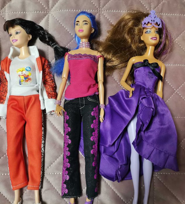 ОГРОМЕН ЛОТ!!! 18 кукли Барби, Синди, Лив и др. + над 30 бр аксесоари