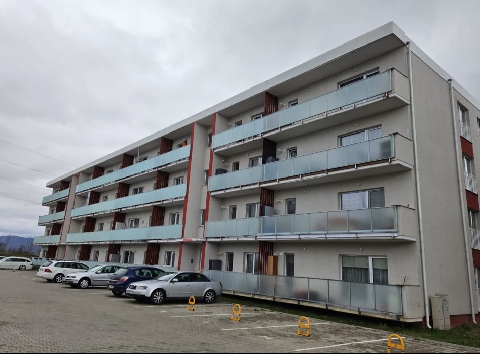 Închiriez apartament 2 camere + parcare in Codlea