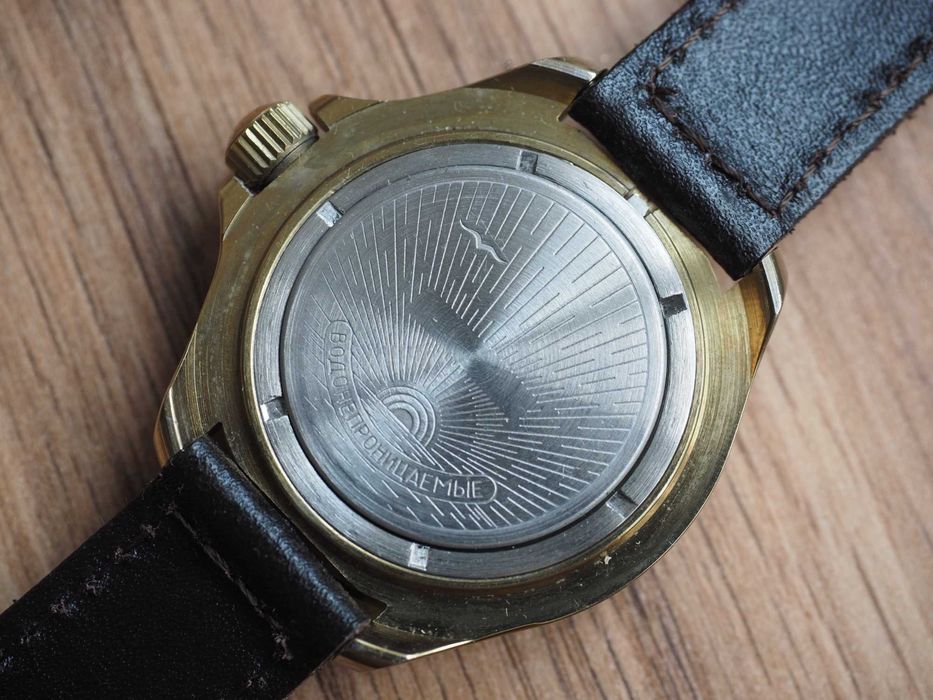 Ceas sovietic mecanic Vostok Komandirskie, NOU, cutie, rezist. la apă