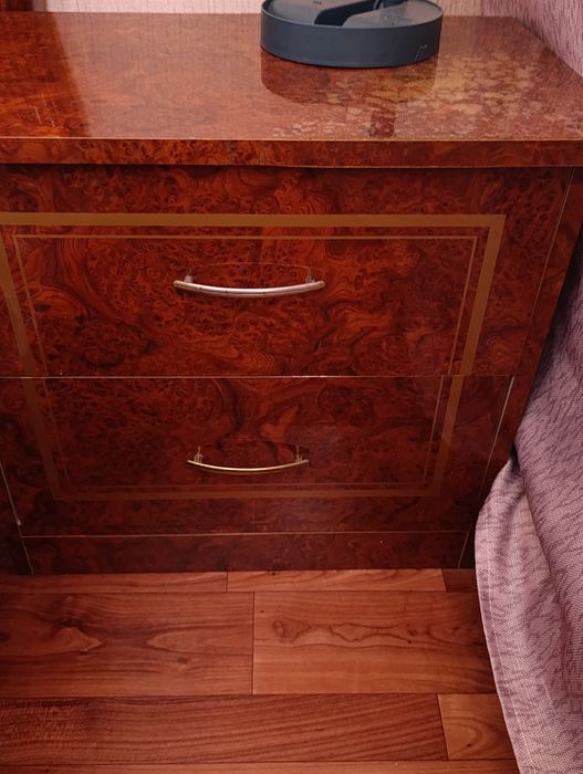 Продается спальный гарнитур