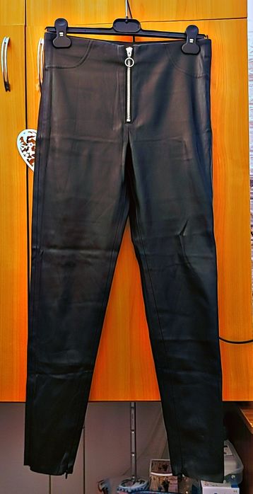 Pantaloni Zara din piele ecologica