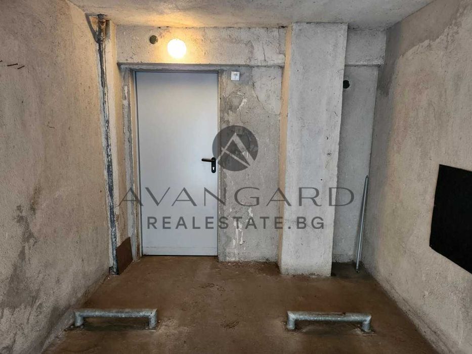 оф.24377 Партерен гараж до Събота пазара