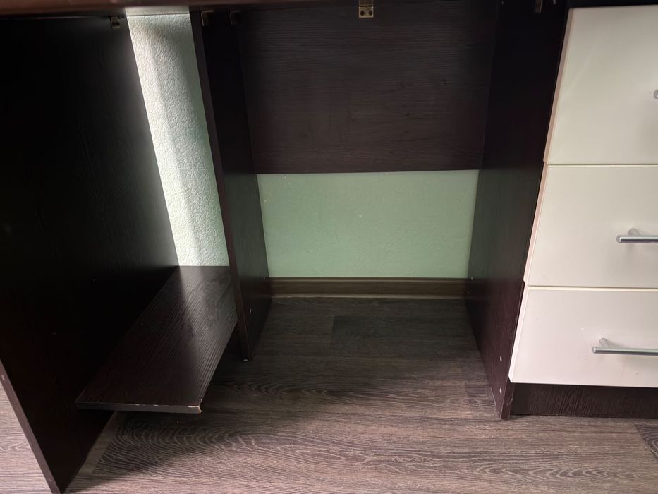 Стол письменный школьный